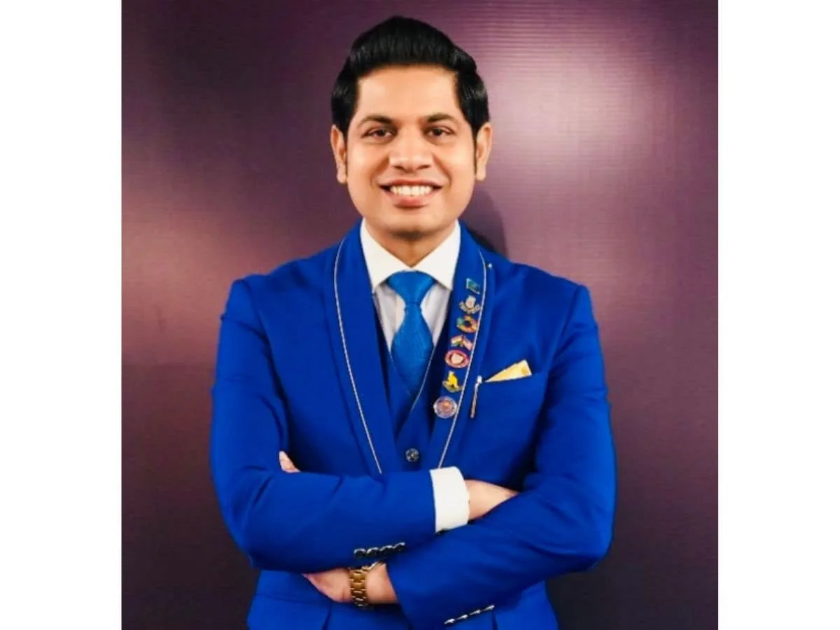 Dr. Munish Jindal